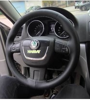 DİKİŞLİ DİREKSİYON KILIFI SİYAH DERİ GRİ DİKİŞLİ SKODA OCTAVİA SUOER  B İCİN