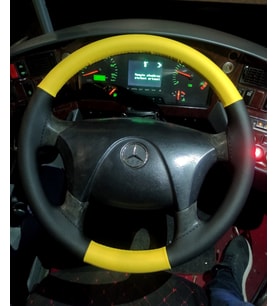 DİKİŞLİ DİREKSİYON KILIFI SİYAH / SARI DERİ SİYAH DİKİŞLİ MERCEDES OTOBÜS KAMYON BU DİREKSİYON