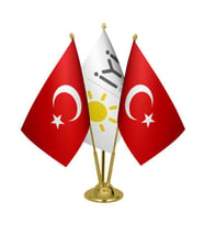 Masa Üstü İyi Parti Bayrağı Türk Bayrağı Üçlü Pirinç Direk Masa Bayrak Seti