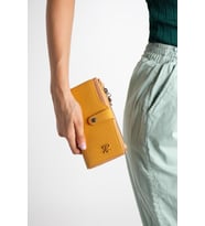 İmpolo Solin Hardal Taba Kadın El Ve Cep Cüzdanı 10x18.5 Ebatında