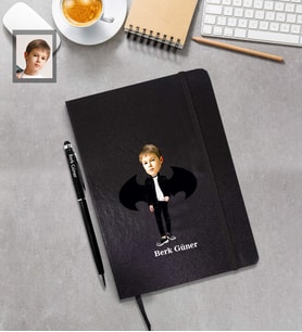 Kişiye Özel Erkek Çocuk Karikatürlü Siyah Defter Kalem Hediye Seti Model-2