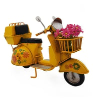 Dekoratif Vintage Sepetli Vespa Scooter Metal Motosiklet - Sarı