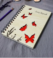 Kişiye Özel Kelebek Desenli Ahşap Kapaklı Defter - Ajanda - İsme Özel - A5 60 Yaprak (120 SAYFA) Hediyelik (Kırmızı)