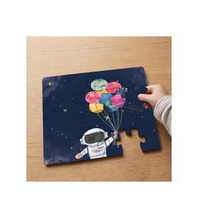 Renkli Balon Tutan Astronot Tasarımlı 24 Parça Ahşap Çocuk Puzzle MPK0329