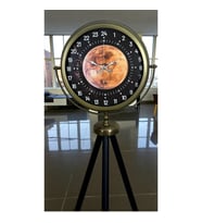 Eskitme 24 Saat Göstergeli Özel Tasarım Tripod Ayaklı Saat