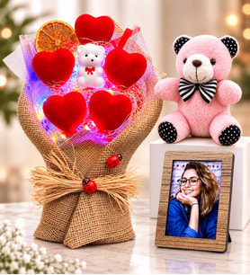 Kişiye Özel Fotoğraflı Renkli LED Işıklı Ayıcıklı Kalp Buketi ve Pembe Peluş Ayıcık Hediye Seti