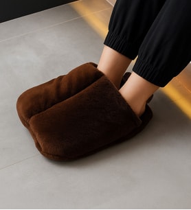 Ev Tipi Ayak Isıtıcı Panduf – Yumuşak Peluş Konfor (Kahverengi)