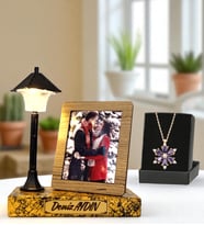 Size Özel Masa Lambası ve Gerçek Ametist Taşlı Lotus Kolye (Gold)