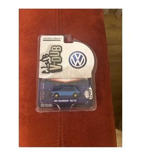 Greenlight Vee-Dub Series 1982 Volkswagen Golf Gri