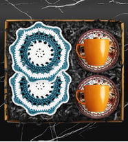İkili Desenli Turuncu Tabaklı Fincan Takımı & Handmade İkili Makrome Bardak Altlığı