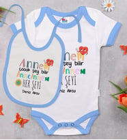BK Kids Kişiye Özel Annem Çok Şey Bilir Tasarımlı Mavi Bebek Body Zıbın ve Mama Önlüğü Hediye Seti