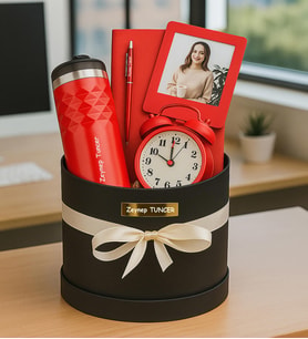 Kişiye Özel Fotoğraflı,Çerçeve,Defter,Kalem,Masa Saati Ve Termos Premium Silindir Kutu Hediye Seti (STD)