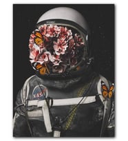 Cakatablo MDF (Ahşap) Tablo Çiçek Yüzlü Astronot Görseli. Sanat