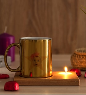 Kişiye Özel Pembe Yıldız Kafa Fotoğraflı Ahşap Altlıklı Mumlu Gold Kupa