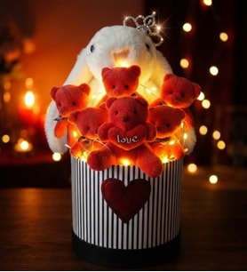 Kraliçe Taçlı Premium Peluş Tavşan ve 5'li Kırmızı Ayıcık Buketi - Led Işıklı Özel Tasarım Kalpli Hediye Kutusu, Gift Box - Sevgiliye, Arkadaşa Sürpriz Doğum Günü & Tebrik - Kutlama Hediyesi