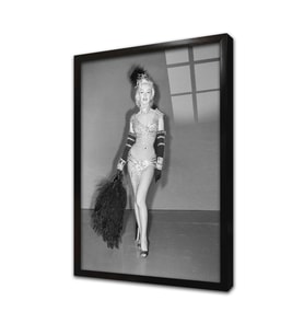 Siyah Beyaz Marilyn Monroev Çerçeveli Cam Tablo