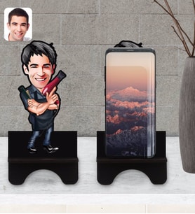 BK Gift Kişiye Özel Erkek Kuaför Karikatürlü Ahşap Biblo Telefon Standı-1