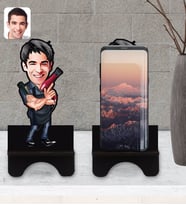BK Gift Kişiye Özel Erkek Kuaför Karikatürlü Ahşap Biblo Telefon Standı-1