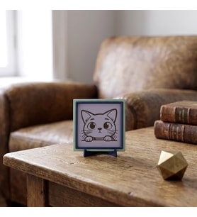 Meraklı Kedi Temalı Şık Dekoratif Obje, Yaşam Alanınız İçin Sempatik Değerli Bir Hediye 10x10 cm