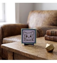 Meraklı Kedi Temalı Şık Dekoratif Obje, Yaşam Alanınız İçin Sempatik Değerli Bir Hediye 10x10 cm