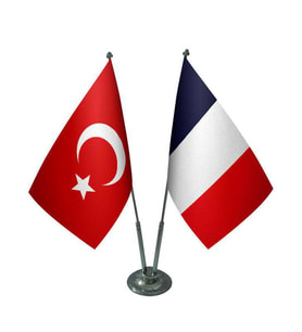 Masa Üstü Fransa Bayrağı Türk Bayrağı İkili Krom Direk Masa Bayrak Seti