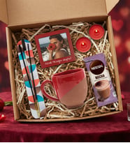Anneler Gününe Özel Kişiye Özel Fotoğraflı Çerçeve & El Yapımı Toprak Kupa Bardak & Tütsü & Mocha & Mini Mum Hediye Seti (Beyaz)