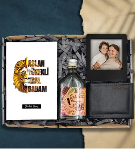 Babalar Günü Kişiye Özel Aslan Yürekli Kral Babam Tasarımlı Defter&Fotoğraflı Çerçeve&Kolonya&Cüzdan Hediye Seti