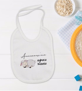 BK Kids Anneannesinin Uykucu Kuzusu Tasarımlı Bebek Mama Önlüğü - Model 1