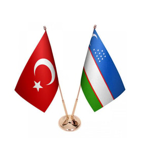 Masa Üstü Özbekistan Bayrağı Türk Bayrağı İkili Pirinç Direk Masa Bayrak Seti
