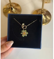 yeşil çiçek sarmal model çelik tasarım kolye kutulu