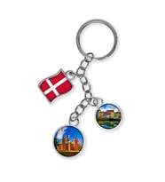 Danimarka Üçlü Epoksi Metal Çift Taraflı Damla Anahtarlık Denmark (Çok Renkli)