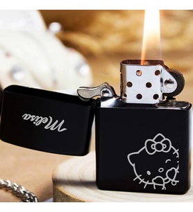 Kişiye Özel İsimli Benzinli Siyah Zippo Çakmak - Hello Kitty Baskılı