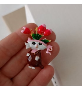Lente Aksesuar Lale Taçlı Sevimli Kırmızı Montlu Kedi Broş-Bahçıvan Kedi Yaka İğnesi (Çok Renkli)