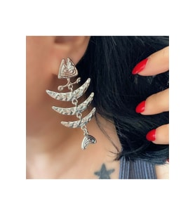 ÖZEL SERİ MARKA MODEL BONE KÜPE-GÜMÜŞ RENK ACR7297