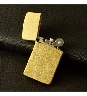 Kuboy Vintage Çakmak Benzinli Slim Çakmak Antik Altın Renk (Taş)