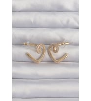Pirinç Gold Renk Zirkon Taşlı Kıvrımlı Yarım Kalp Küpe TJ-BKP9279