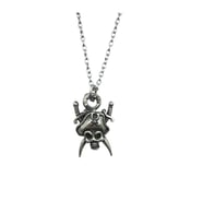 Antik Korsan Kafatası Figürlü Unisex Kolye – Gotik, Güçlü ve Özgün Tasarım