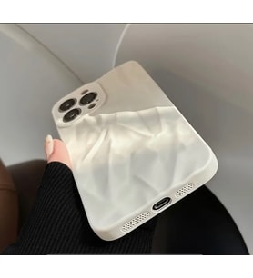 IPHONE 15 Plus Şık ve Kaliteli Silikon Telefon Kılıfı (Krem)