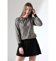 Şiir Harare Kadın Büzgülü Damla Yaka Düğmeli Örme Jakar Esnek Penye Uzun Kollu Bluz & Tesettür Bluz - LeoparBej (Bej-Leopar)