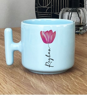 Kişiye Özel Lale ve İsim Yazılı Hediye Pastel T Kupa Çiçek Desenli (Mavi)