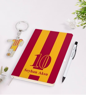 BK Gift Kişiye Özel Sarı-Kırmızı Tasarımlı İsimli Defter kalem ve Formalı Metal Anahtarlık Model 1