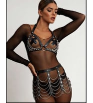 Siyah Fileli Zincir Detaylı Uzun Kollu Kadın Fantazi Body 424