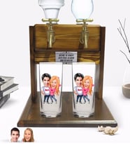 BK Gift Kişiye Özel Sevgililer Tasarımlı İkili Rakı Bardağı ve Çift Musluklu Doğal Ahşap Rakı Standı-5 (Model 1)