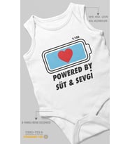 Powered By Süt ve Sevgi Baskılı Bebek Zıbını – Çıtçıtlı Body 8 Renk  %100 Pamuk Sıfır Kol (Beyaz)