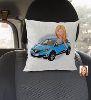 BK Gift Kişiye Özel Plakalı Kadın Renault Captur Karikatürlü Kare Araç Koltuk Yastığı-1