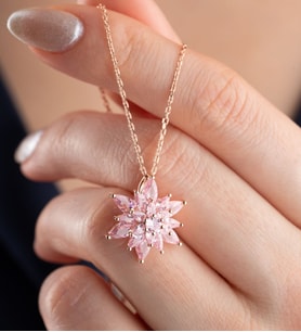 Saklı Takı 925 Ayar Gümüş Buzlu Pembe Lotus Çiçeği Kolye