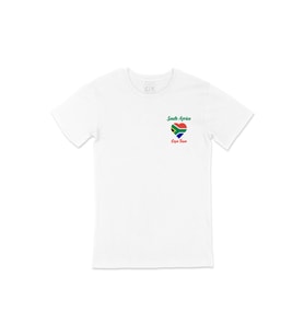Cape Town Güney Afrika Bayraklı Kalpli Cep Logo Tasarımlı Beyaz Tişört