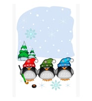 Karlı Bir Manzarada Kar Taneleri Şapkalı Hokey Penguenler Tablo Ahşap Poster Dekoratif