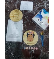 Frida Kahlo Ahşap Boyama Seti(doğal amerikan çamı 19 cm çap 2.5 cm kalınlık)
