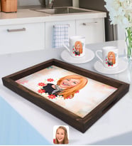 BK Gift Kişiye Özel Kadın Karikatürlü Doğal Ahşap Tepsi ve 2’li Kahve Fincan Seti-51